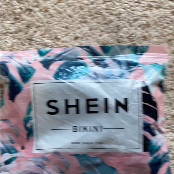 2-piece bathing suit - Picture 2 of 2